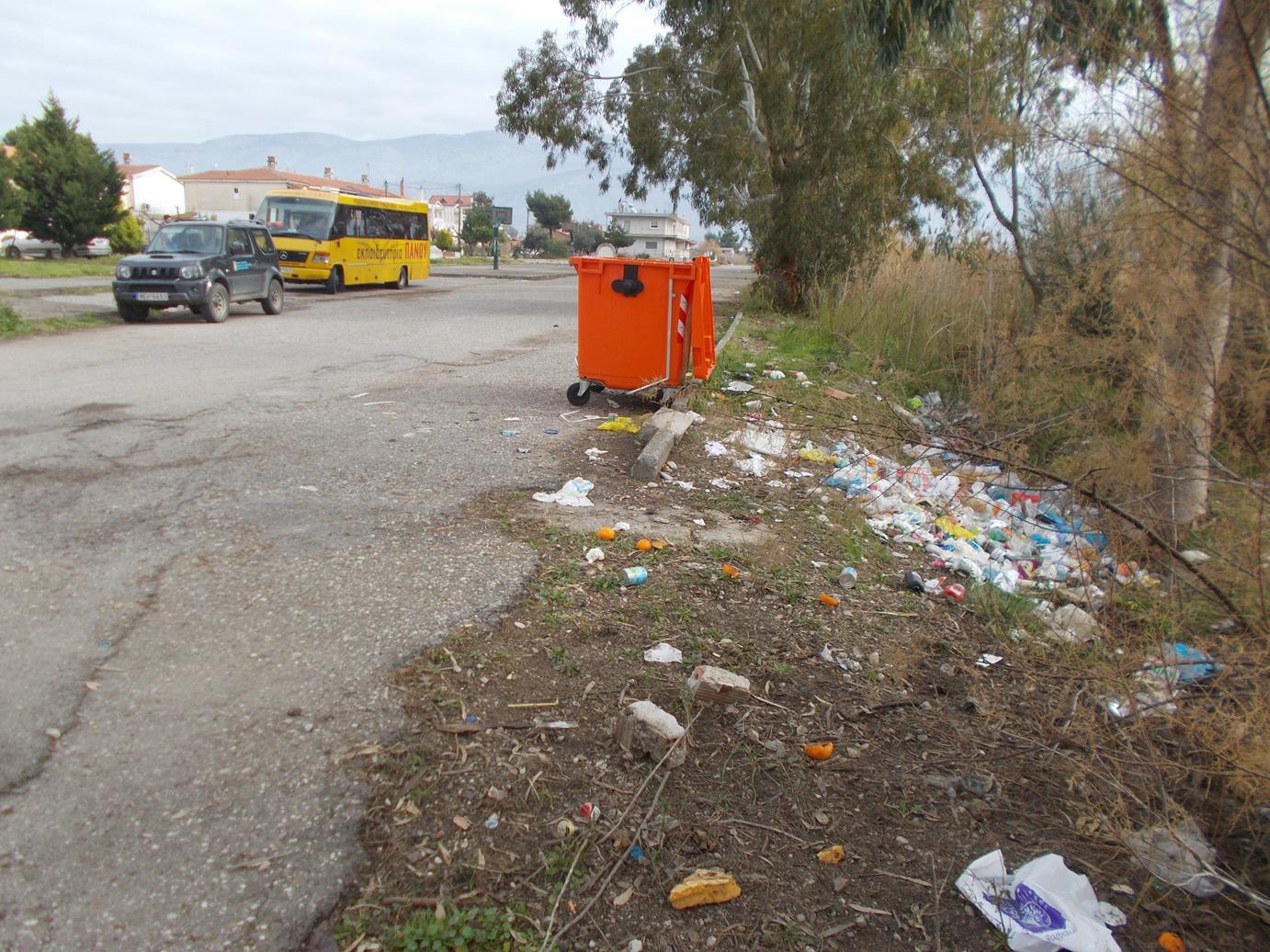 Σκουπίδια στο Αιτωλικό